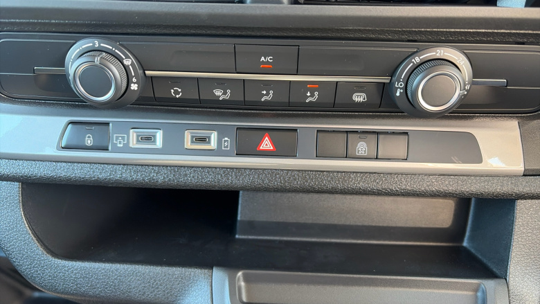 Vauxhall Vivaro L2 Diesel 2.2 Turbo D 150 Pro H1 Double Cab Auto